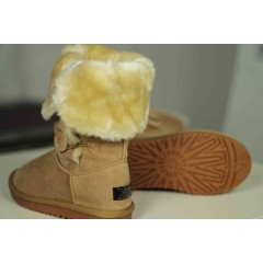 Подростковые / женские угги UGG Classic Tall пуговицы ( бежевые )